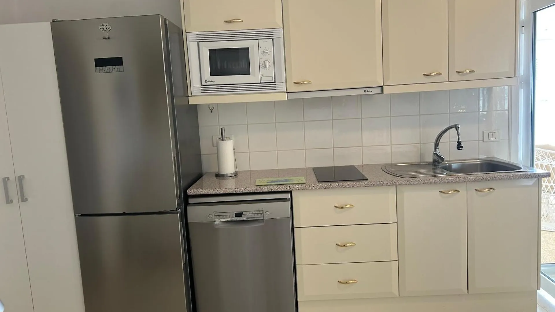Schoenes Apartment - Ruhig - Aussenpool 拉奥罗塔瓦