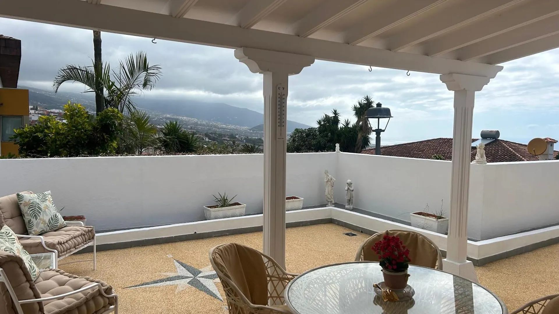 Schoenes Apartment - Ruhig - Aussenpool La Orotava